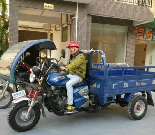 专业搬家团队，帮您顺利搬迁新居！